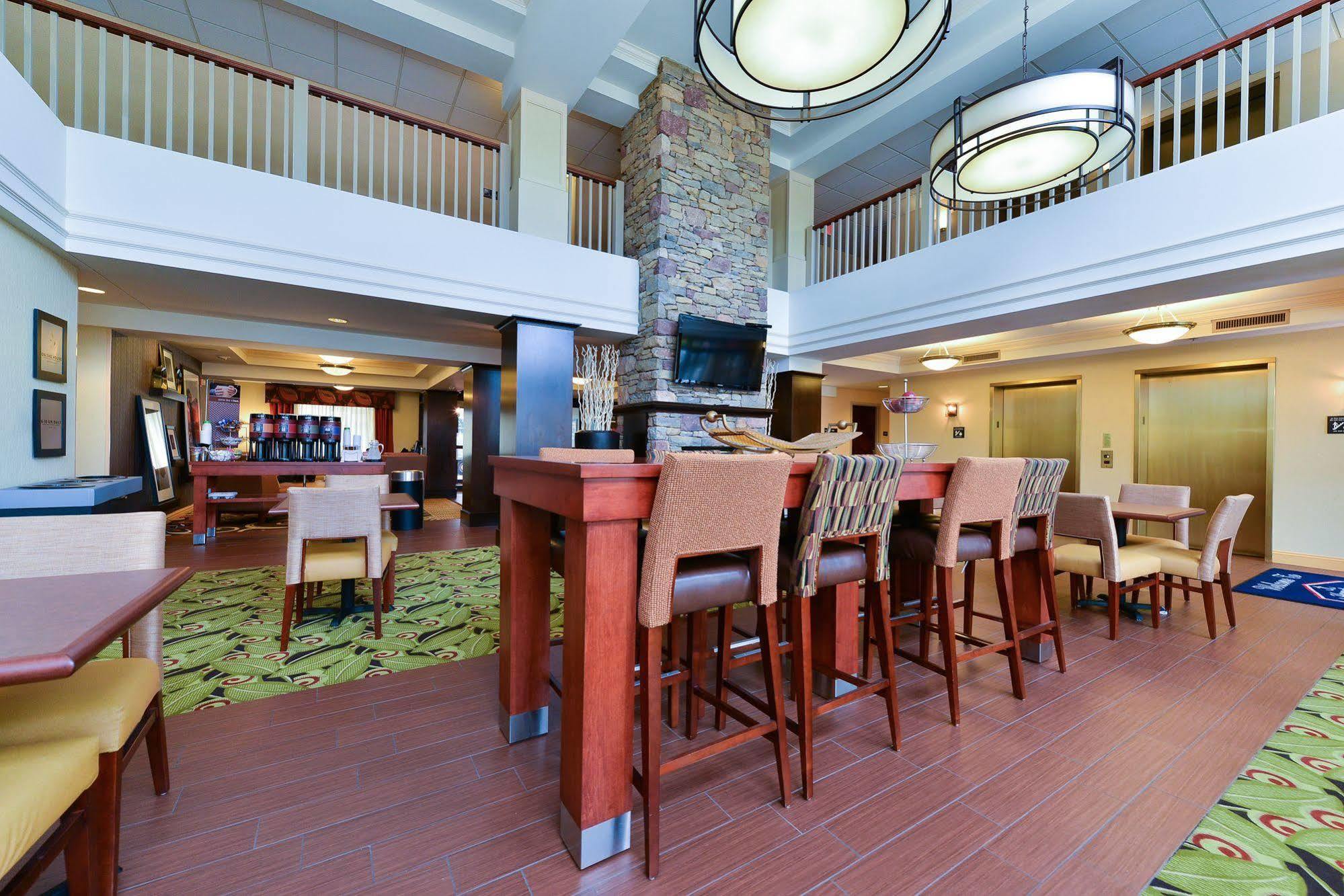 Hampton Inn & Suites Valley Forge/Oaks Phoenixville Exterior foto